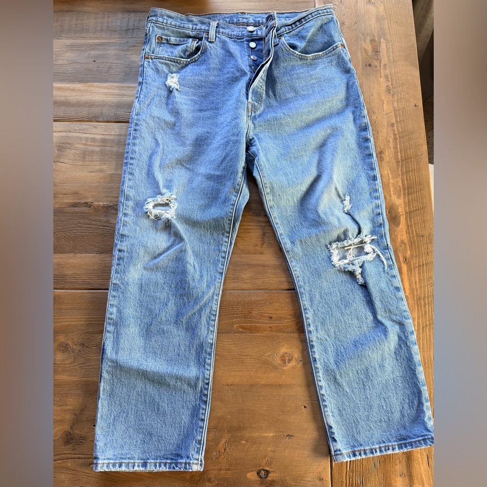 Levi's 501 Distressed Cropped Jeans